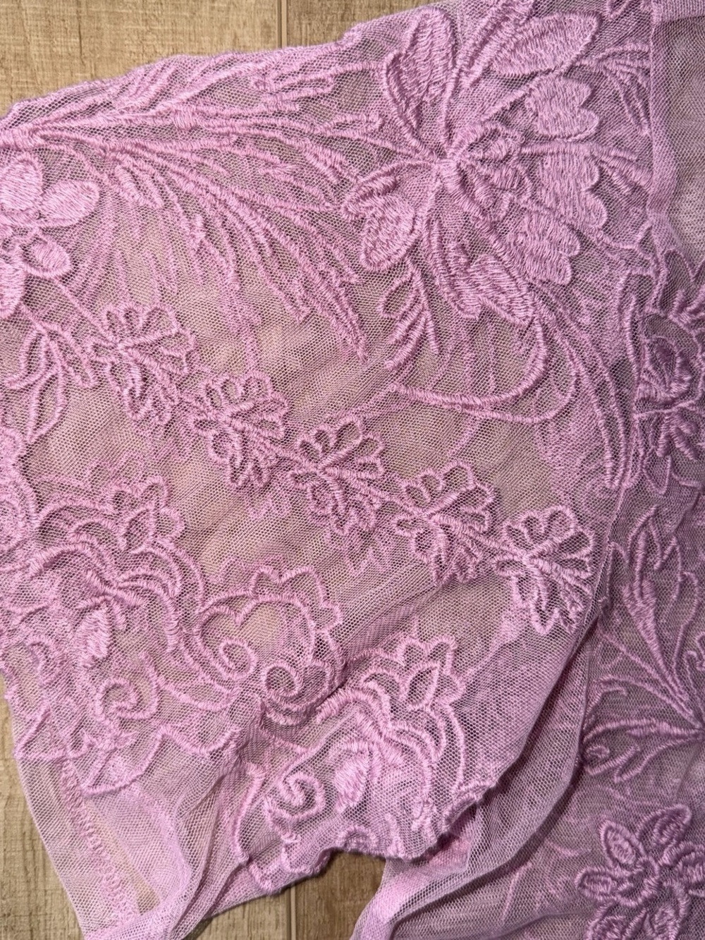 Anthropologie Women's Embroidered Sheer Lace Lavender Short Sleeve Top- XS - Picture 5 of 8